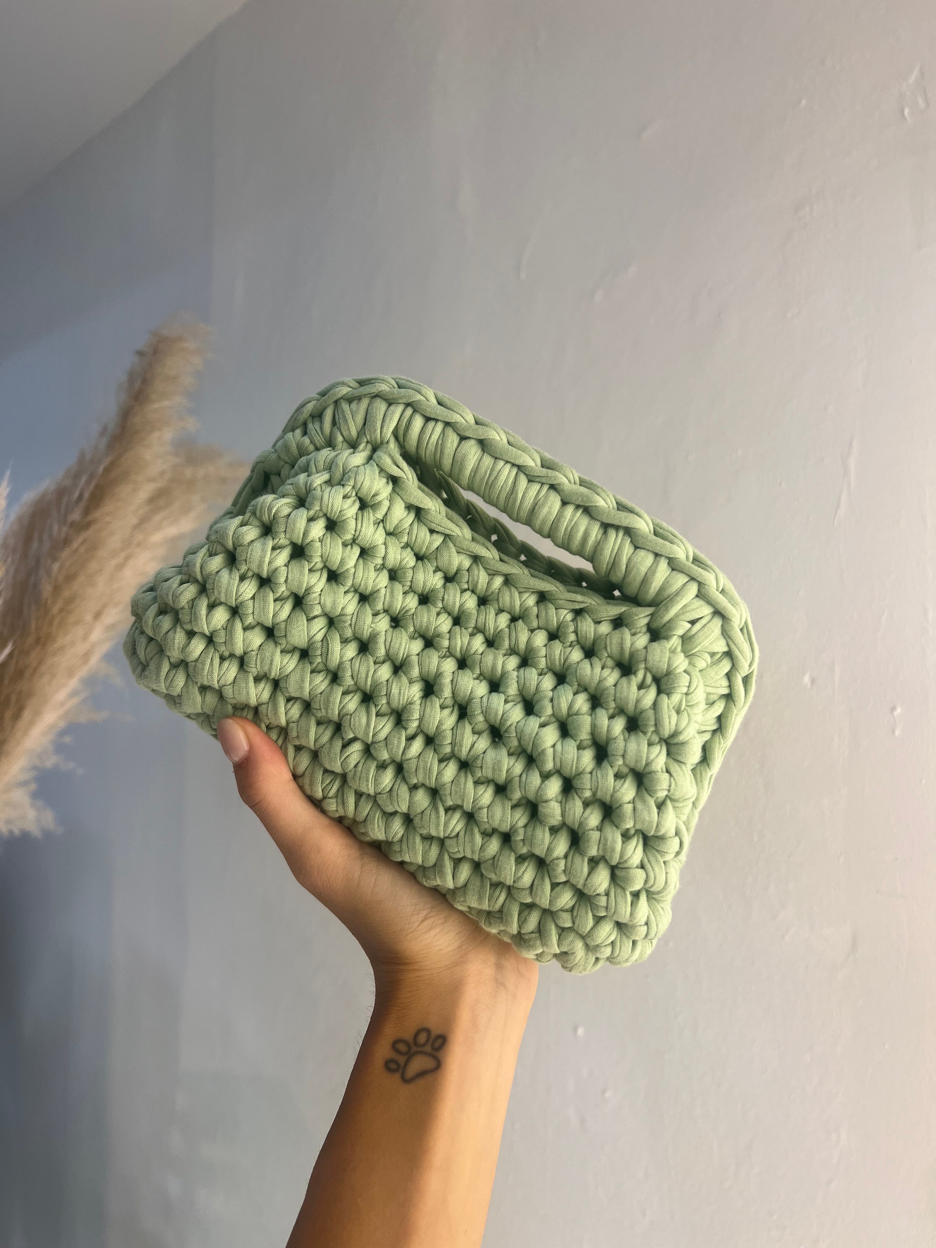Clutch bag- pistacchio